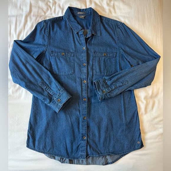 Eddie Bauer Ladies Denim longsleeve button down - Picture 1 of 9